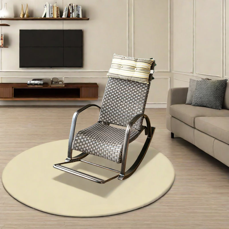 Chaise berçante en rotin pour usage domestique