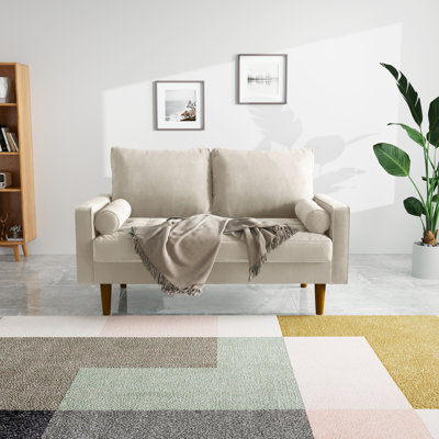 Canapé Masterson moderne, canapé en velours de 58 pouces pour le salon, coussins à ressorts, coussins modernes à assemblage facile avec coussin décoratif pour petits espaces