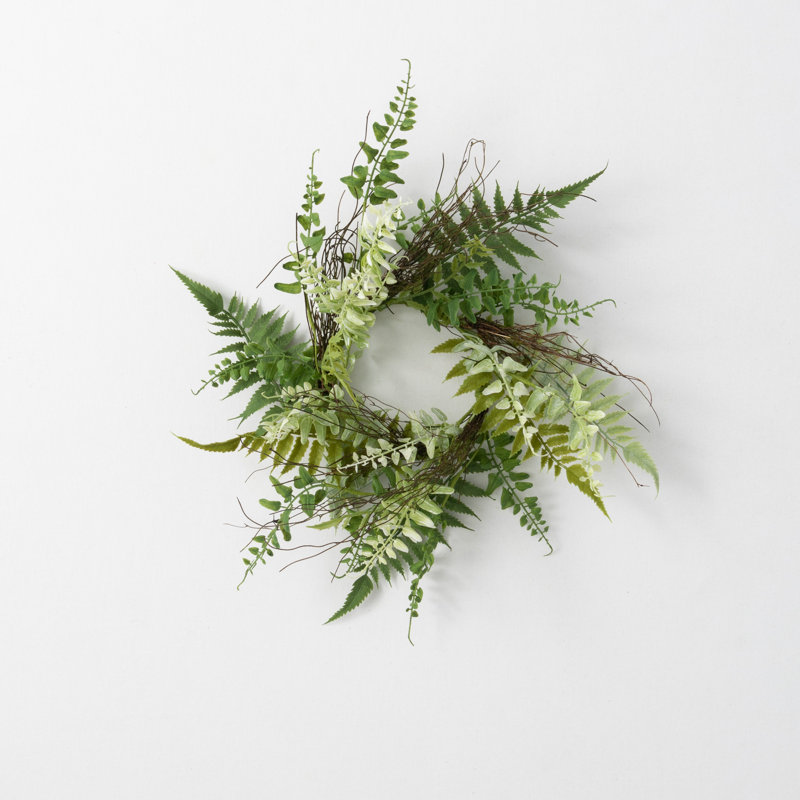 Couronne de fougère artificielle et de brindilles, 16"