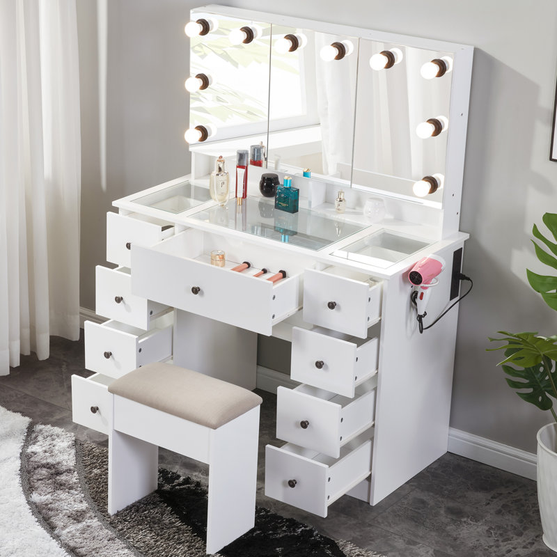Avignon 9 drawer dressing table with lights