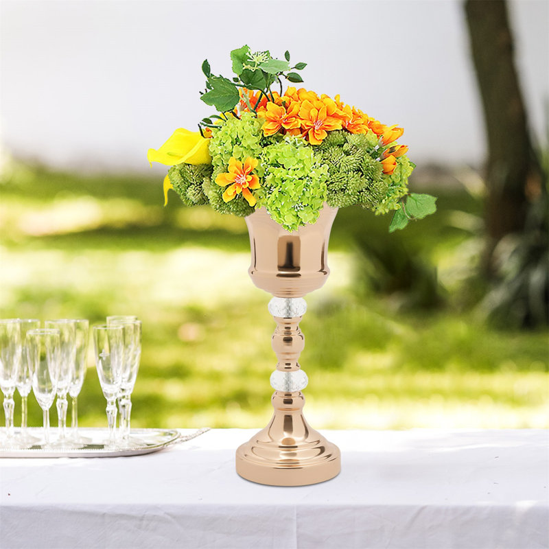 Vase de table en métal Macintyre, Or, H 16,5 po x l 6,1 po x P 6,1 po