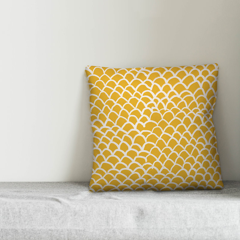  Coussin Drawn Scales, 16 po x 1 po, Jaune