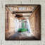 «Broken Farm» par Roman Robroek, art mural en verre acrylique, 12 po x 12 po-194813262