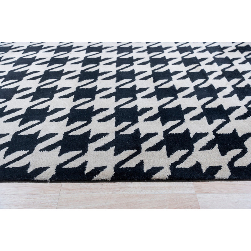 Hand Tufted Wool Area Rug in Black