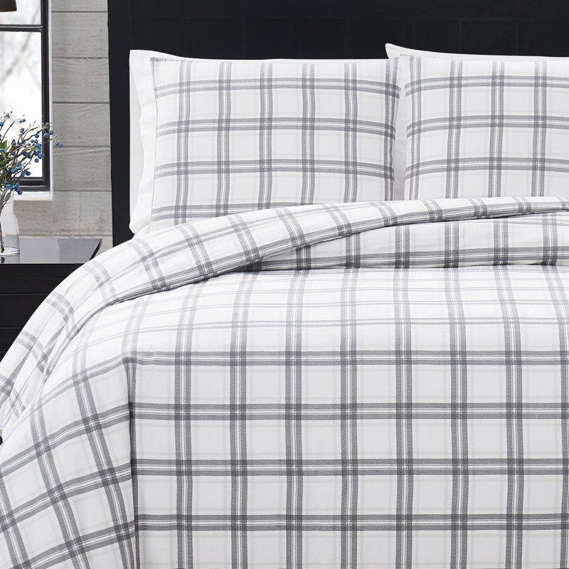 London Fog Plaid Flannel Comforter Set, Queen Comforter + 2 Standard Shams