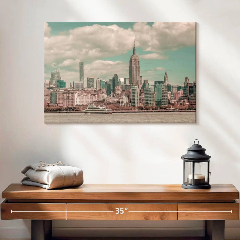 Manhattan Mood, 16" H x 24" W