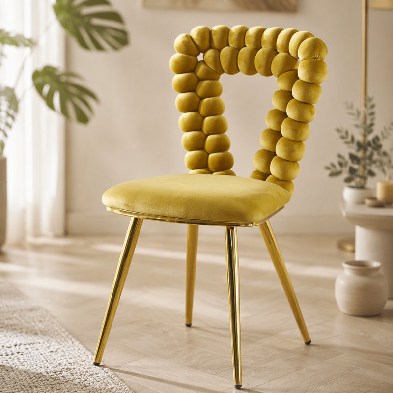 Ensemble de chaises confortables et modernes avec coussins moelleux et dossier élégant, Tissu jaune