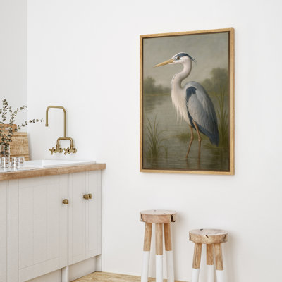 Héron gris debout dans une scène humide, reproduction d'art sur toile encadrée dans la chambre principale