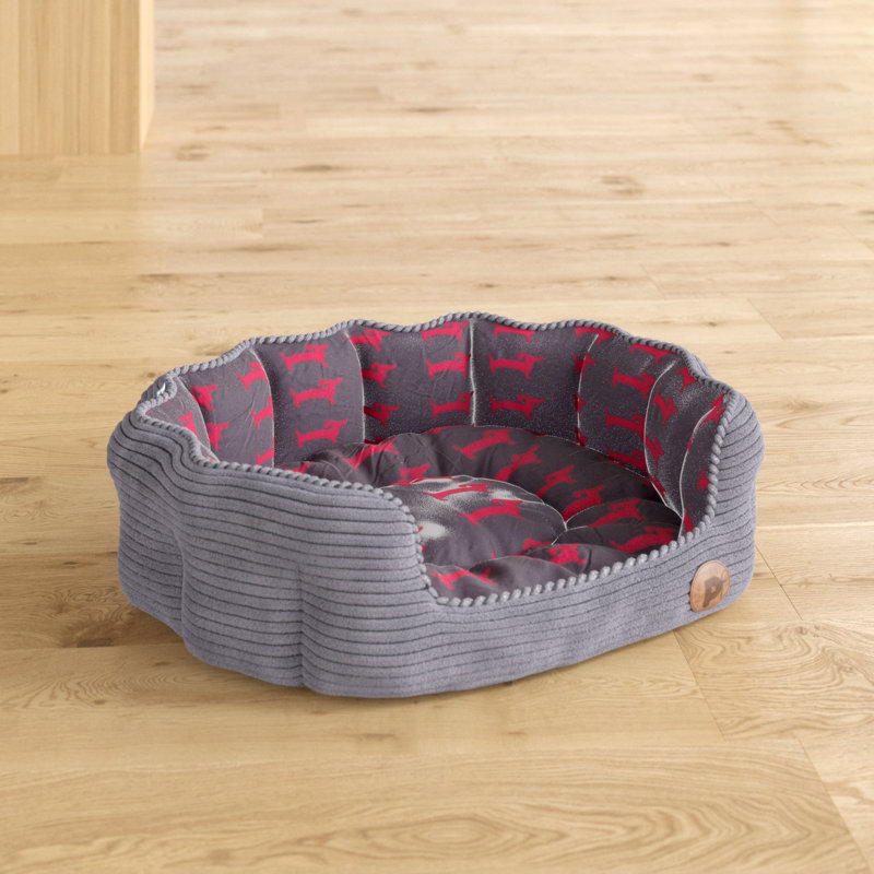 Deli Pet Bed, 67cm W x 57cm D x 25cm H