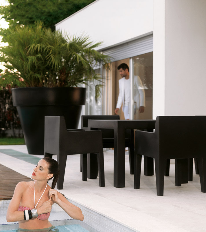 Table de salle à manger en plastique / résine Jut, Noir, 180 x 90 x 75