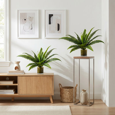 Paquet de 2 plantes artificielles à fougères de Boston avec 21 feuilles, fausse brousse dense pour le jardin intérieur et extérieur, patio et panier suspendu
