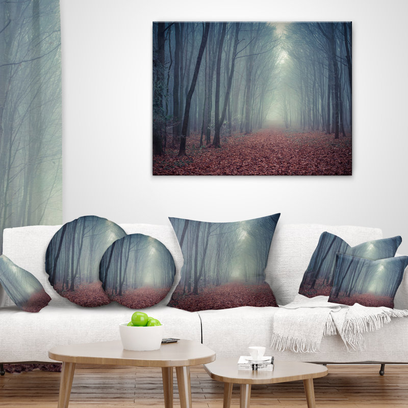 Coussin Misty Path in Forest Landscape, Coussin décoratif, H 16 po x l 16 po