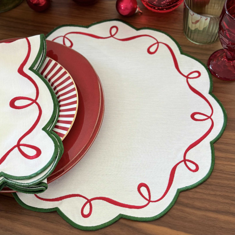 Ribbon Twirl Cotton Blend Scalloped Placemats, Red/Green