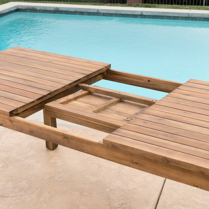 Table extensible en bois avec finition rustique, convenant à une table de salle à manger d'extérieur, fabriquée de qualité