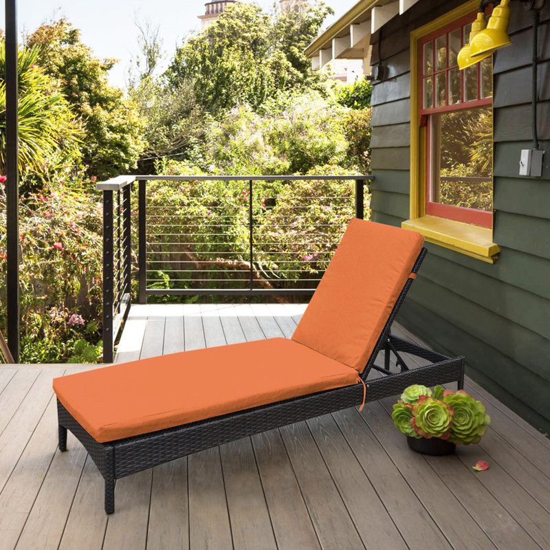 Chaise longue réglable en osier avec coussin, chaise longue de patio inclinable