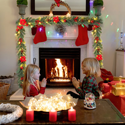 Guirlande de Noël pré-éclairée 6 pi avec 20 lumières à DEL avec poinsettias et décorations de bal pour cheminée, rouge