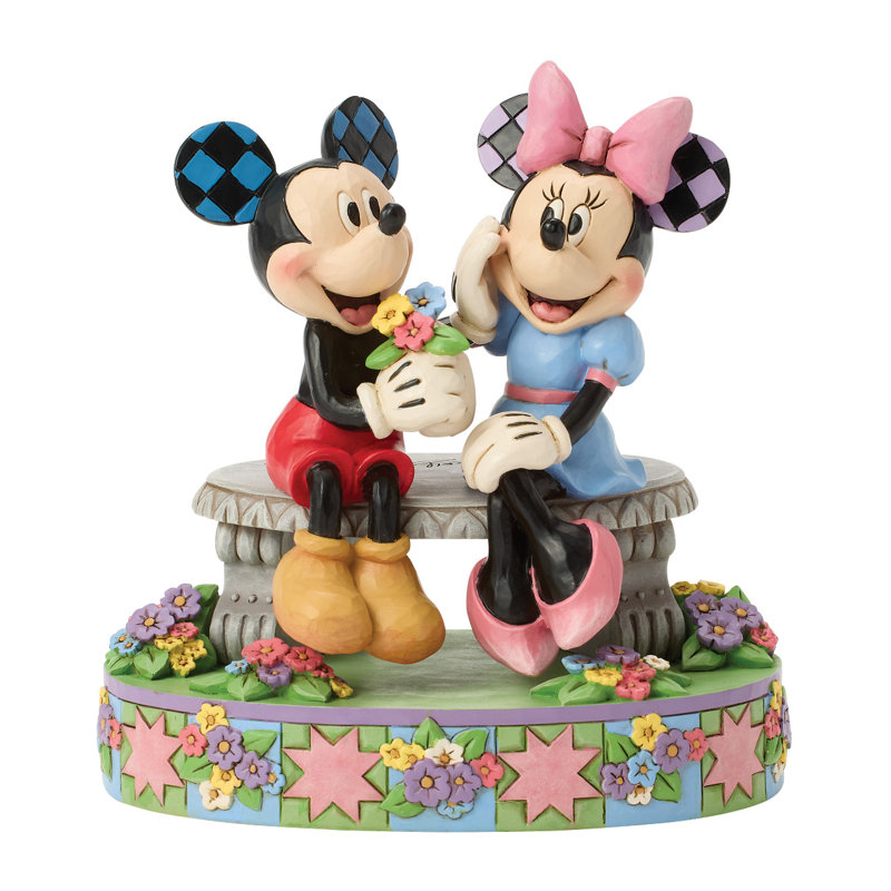 Figurines & Sculptures