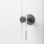 Abat-jour beige avec applique murale transparente
