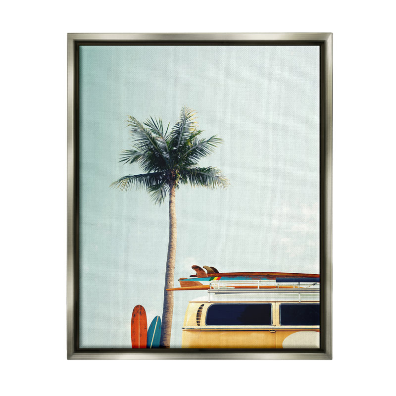«Surf Bus Yellow with Palm Tree», photographie sur toile par Design Fabrikken, H 31 po x l 25 po x P 1,7 po