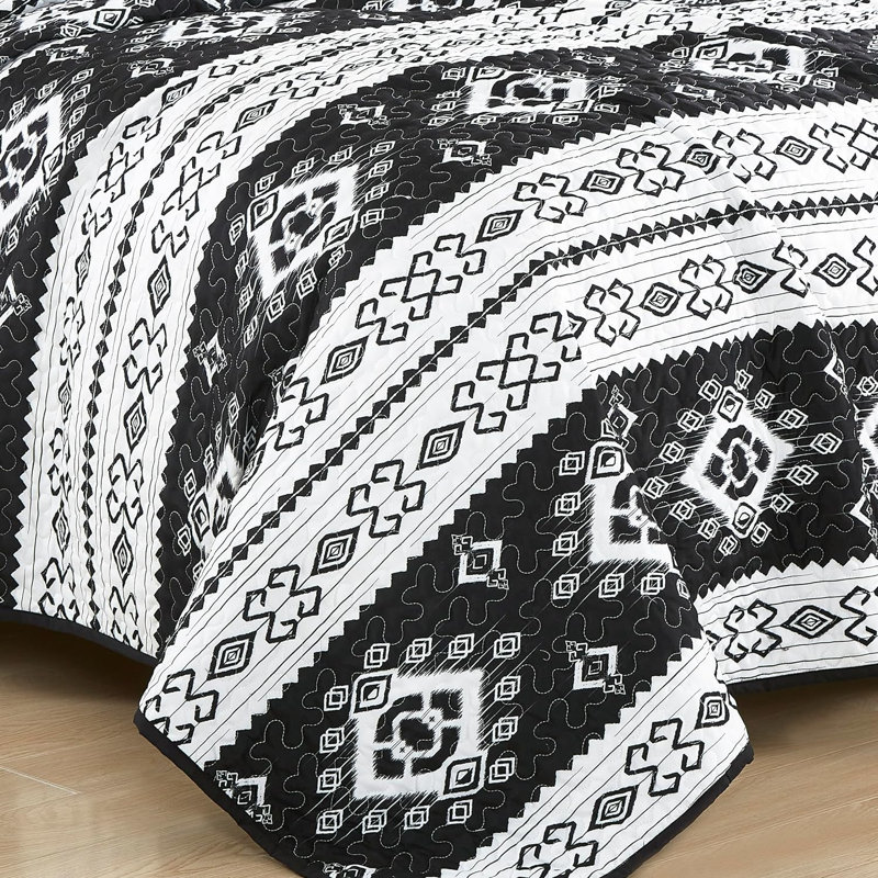 King Size Black and White Microfiber Geometric Quilt Set