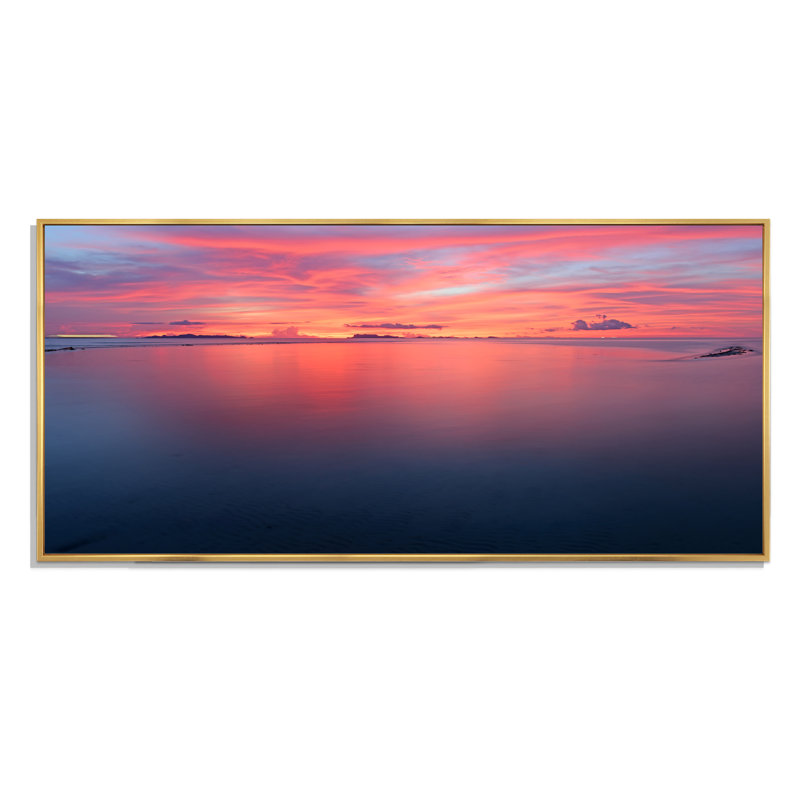 «Vibrant Panoramic Tropical Seascape Sunset» - photographie sur toile, H 8 po x l 12 po x P 1 po, Encadrement doré