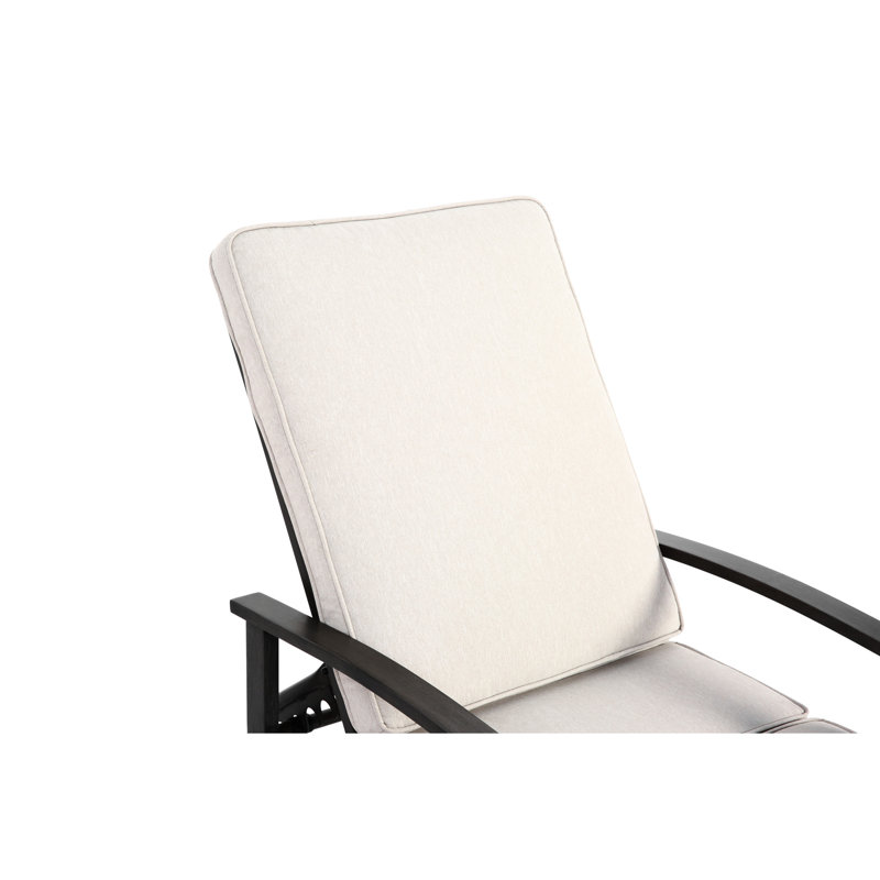 Fauteuil lounge beige en fonte d'aluminium avec assise tressée, réglable et roulettes. Dimensions de l'emballage : 106 cm x 62 cm x 33 cm. Poids : 18,5 kg. Profondeur, largeur et hauteur du siège : voir les détails ci-dessous.