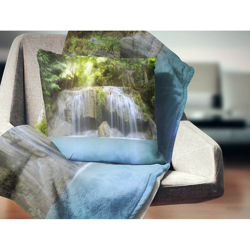 Coussin Erawan Waterfall - Landscape, 16 po x 1 po, Coussin décoratif