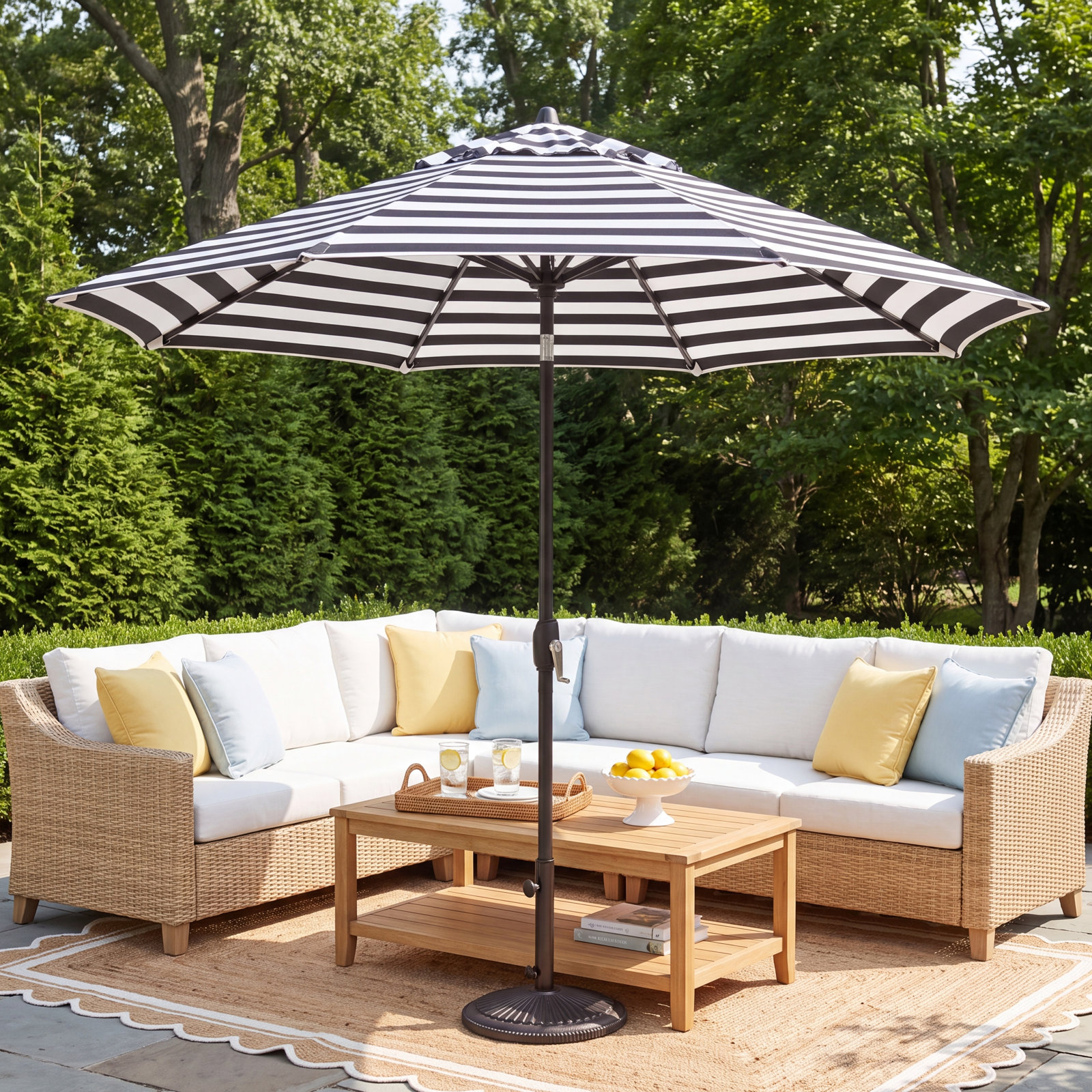 Bigelow 132'' Outdoor Umbrella with lights, Black