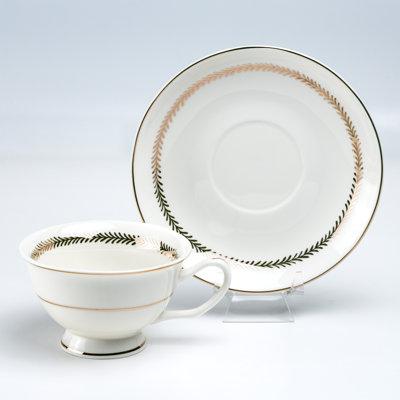 Regal Laurel Gold Teacups and Saucers, Set of 4