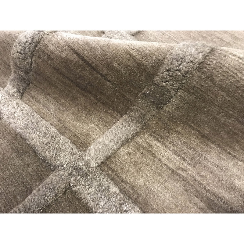 Hand-Knotted High-Quality Gray Area Rug