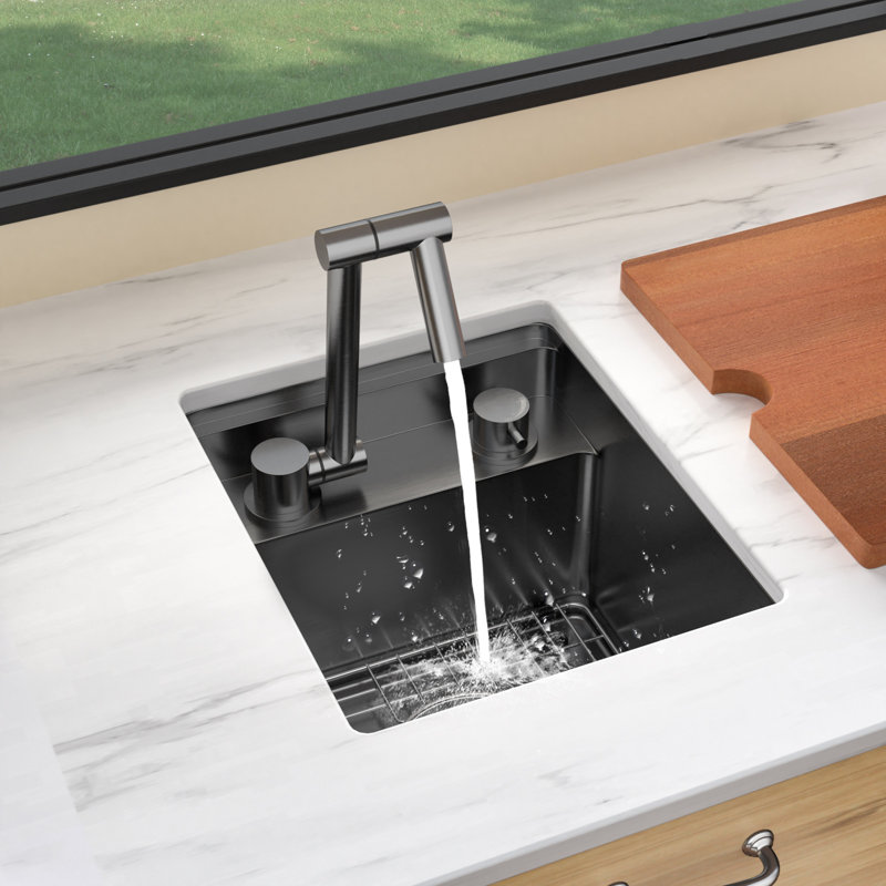 Évier de cuisine encastrable noir 13 po x l 15 po avec station de travail encastrable noire de calibre 16 avec robinet pliable et crépine