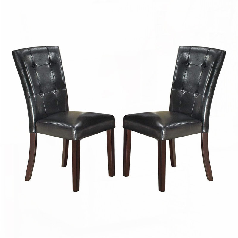 Chaises noires en similicuir
