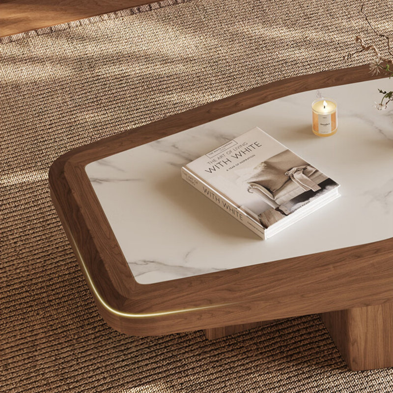 Table basse simple et tendance
