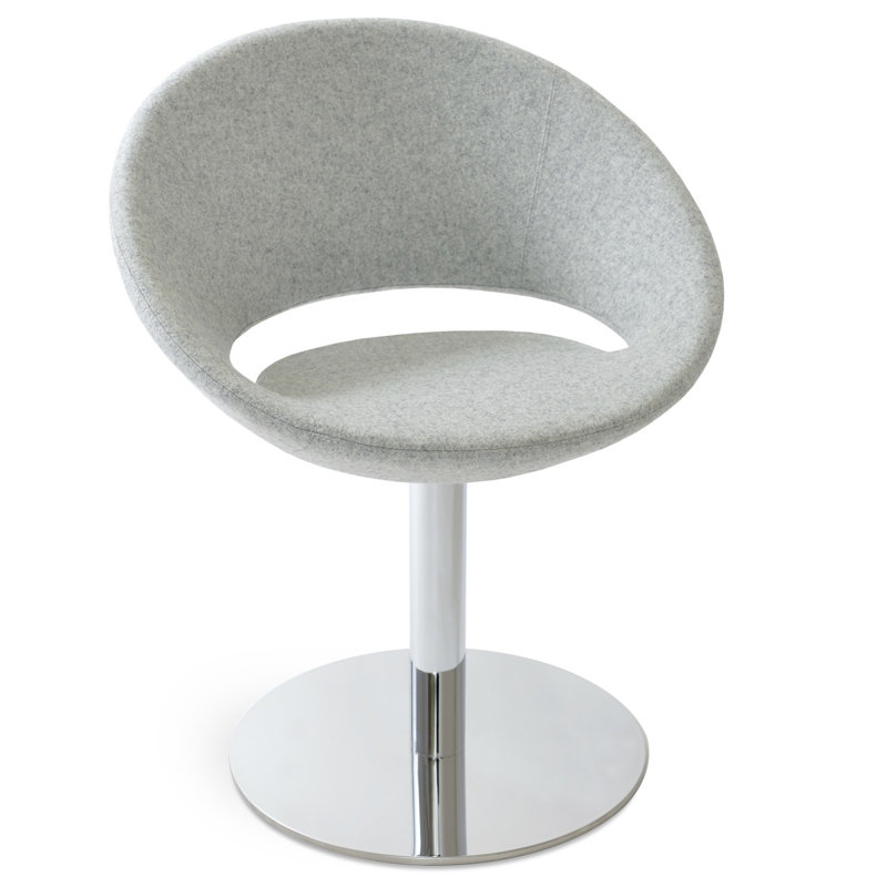 Fauteuil demi-tonneau en laine large de 23,75 po Crescent, Laine argentée Camira