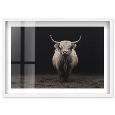 «Highland Cow I Shadowbox», reproduction d'art mural par Notoriart, cadre blanc, 54 x 36