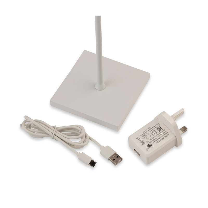 Metal Desk Lamp, White