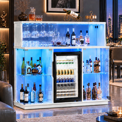 Armoire-bar 47 po avec lumières RVB Snsor, station de charge et supports en verre (avec réfrigérateur)