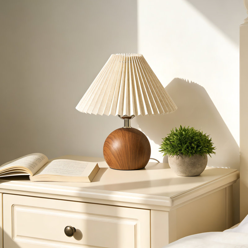 Lampe de table plissée en bois de noyer | Lampe de chevet 3 lumières E26