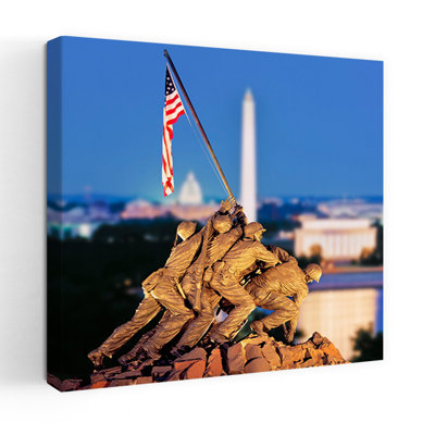 Composite numérique Iwo Jima avec le monument de Washington en arrière-plan, cimetière national d'Arlington, Arlington, Virginie, États-Unis, arche contemporaine ...