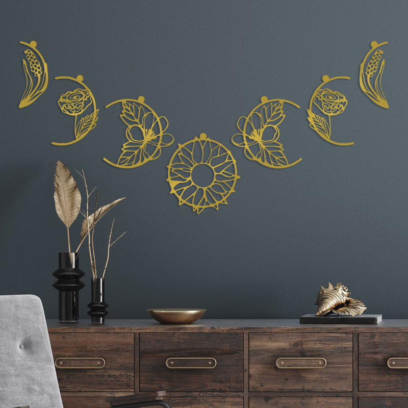 Élégant ensemble d'accessoires d'art mural en métal (7 pièces), finition dorée | Fabrication 100% métal, épaisseur: 0,06 po | Dimensions incluses: 9,8 po x 10,6 po, 9,1 po x 10,6 po, 5,9 po x 9,1 po, 3,9 po x 9,1 po | Parfait pour la décoration intérieure, fixation murale facile
