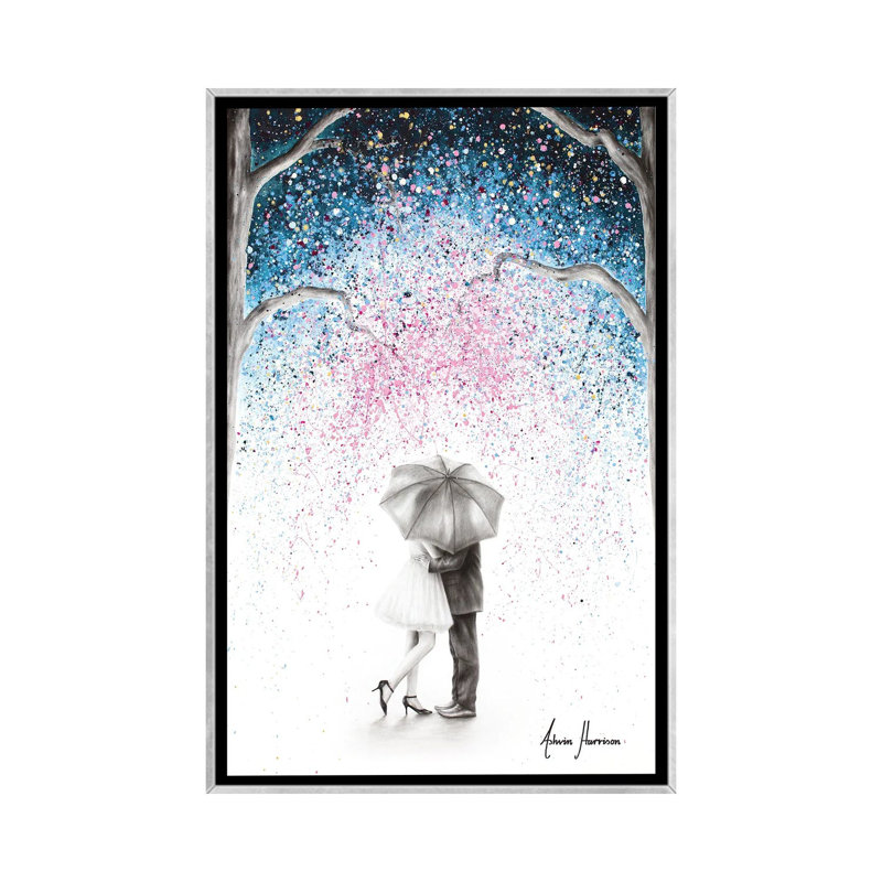 «The Midnight Kiss» par Ashvin Harrison - impression d'art graphique, H 48 po x l 32 po x P 1,5 po, Encadrement argenté
