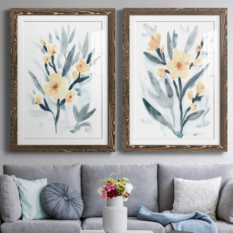 Indigo et rosé Bouquet I encadré mat - prêt à accrocher, H 37,5 po x l 55 po x P 1,5 po, Cadre noyer