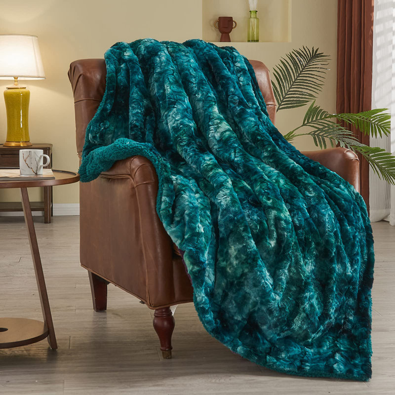 Atanasia Throw Blanket, Green