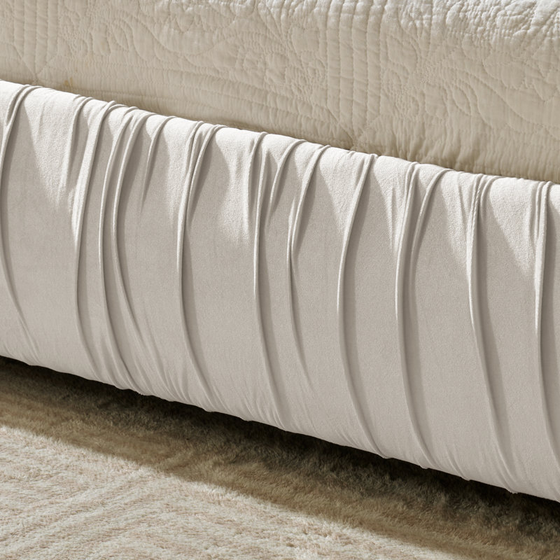 Lits très spacieux, structure en panneau de fibres à densité moyenne beige, chambre à coucher de maison moderne