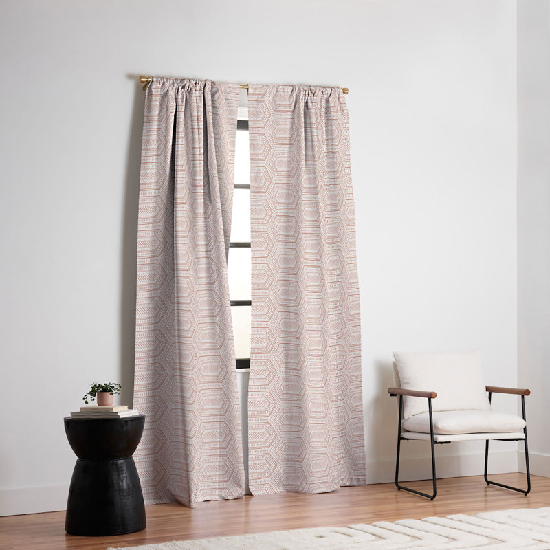 Rideau occultant poussiéreux Little Arrow Design Co, Rosé, L 50 po x L 84 po