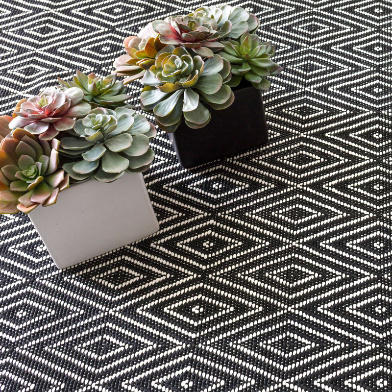 Diamond Black/Ivory Handwoven Indoor/Outdoor Rug, Rectangle 8'6" x 11'6"