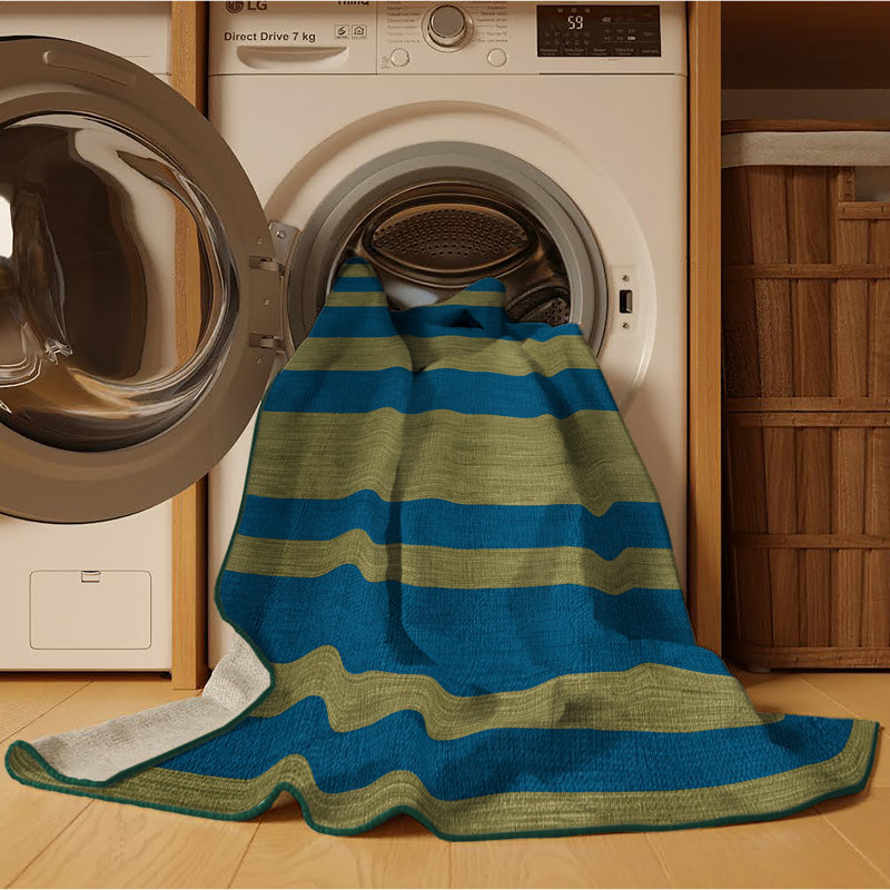 Machine Washable Horizontal Stripes Green Area Rug, Round 4'