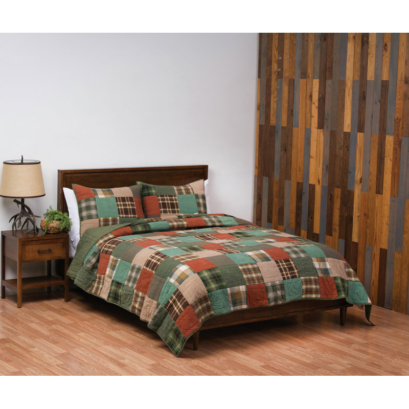 Aspen Patchwork Twin Cotton Quilt Set in Rustic Plaid