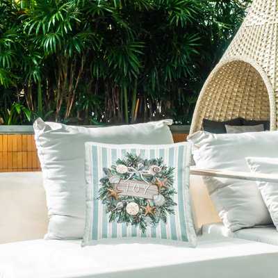Coussin d'extérieur imprimé nautique à motif de rayures de mer par Elizabeth Tyndall