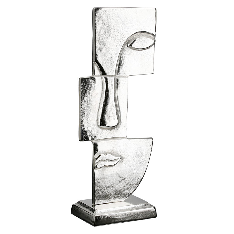 Daquel Statue
